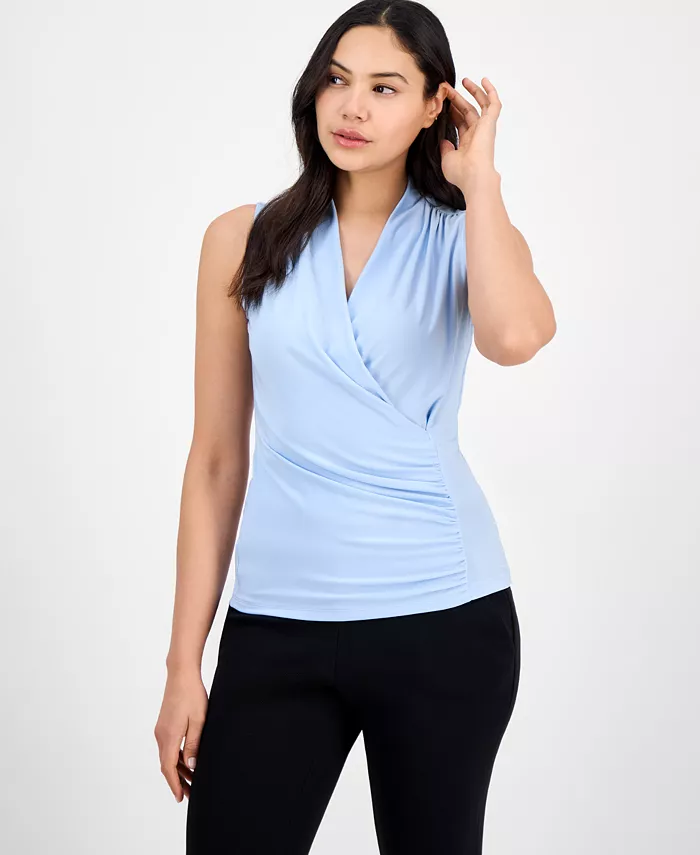 Женский топ без рукавов с запахом и сборкой на горловине Anne Klein, синий
Женский топ без рукавов с запахом и сборкой на горловине Anne Klein, синий