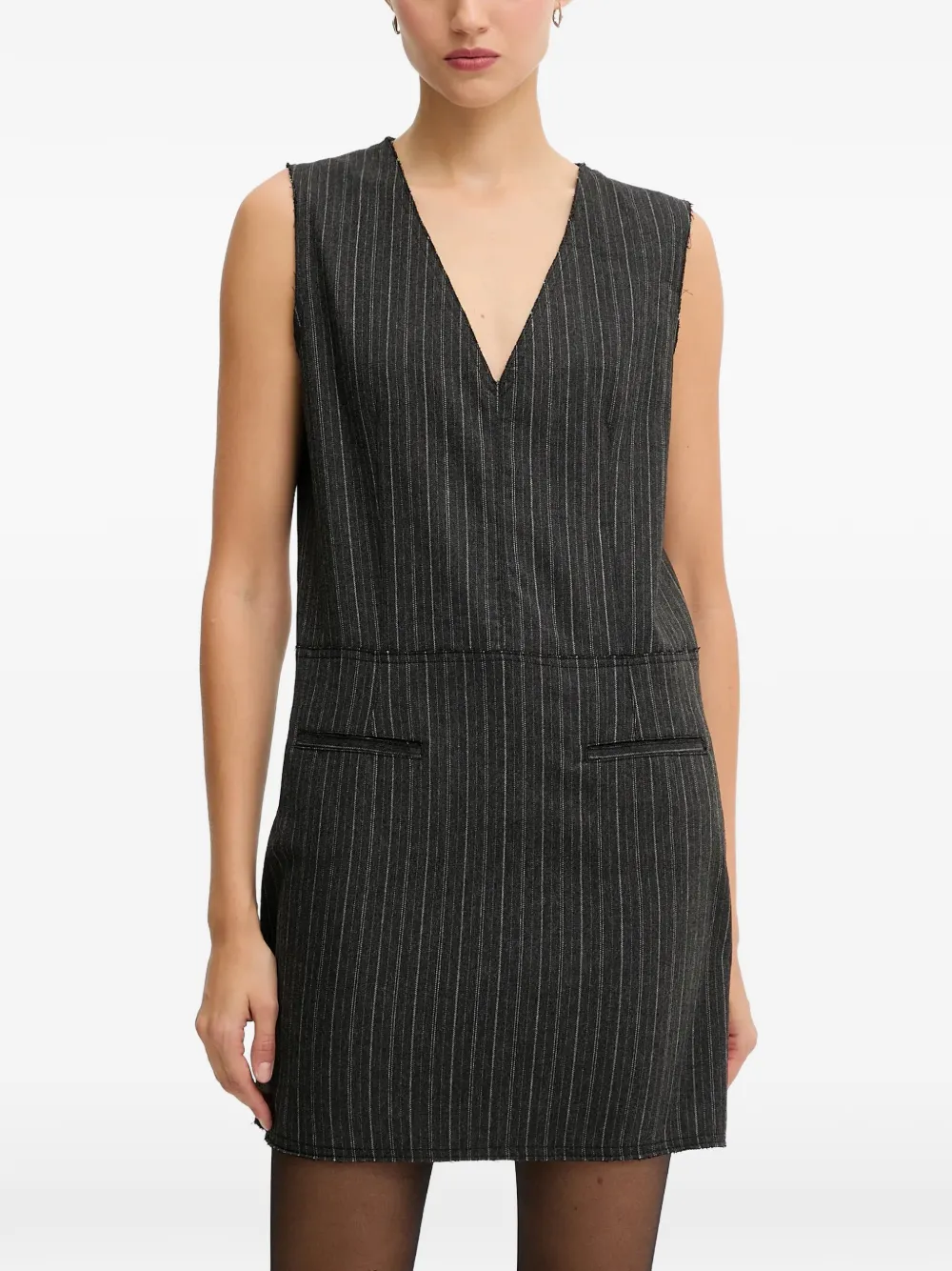 Мини-платье с V-образным вырезом и полосатым узором Iceberg, серый
Мини-платье с V-образным вырезом и полосатым узором Iceberg, серый