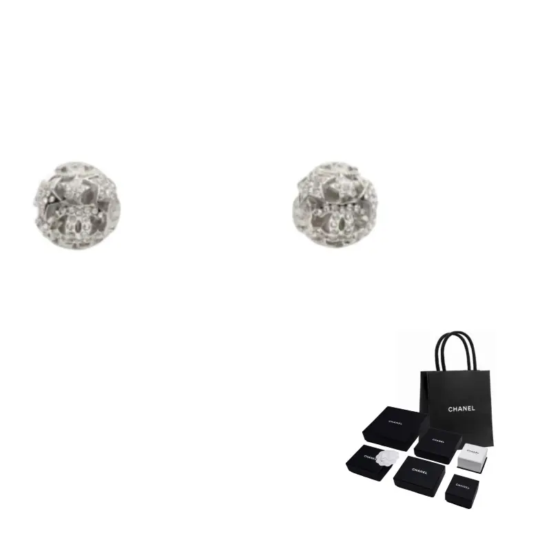 CHANEL Серьги-гвоздики унисекс Silver
CHANEL Серьги-гвоздики унисекс Silver
