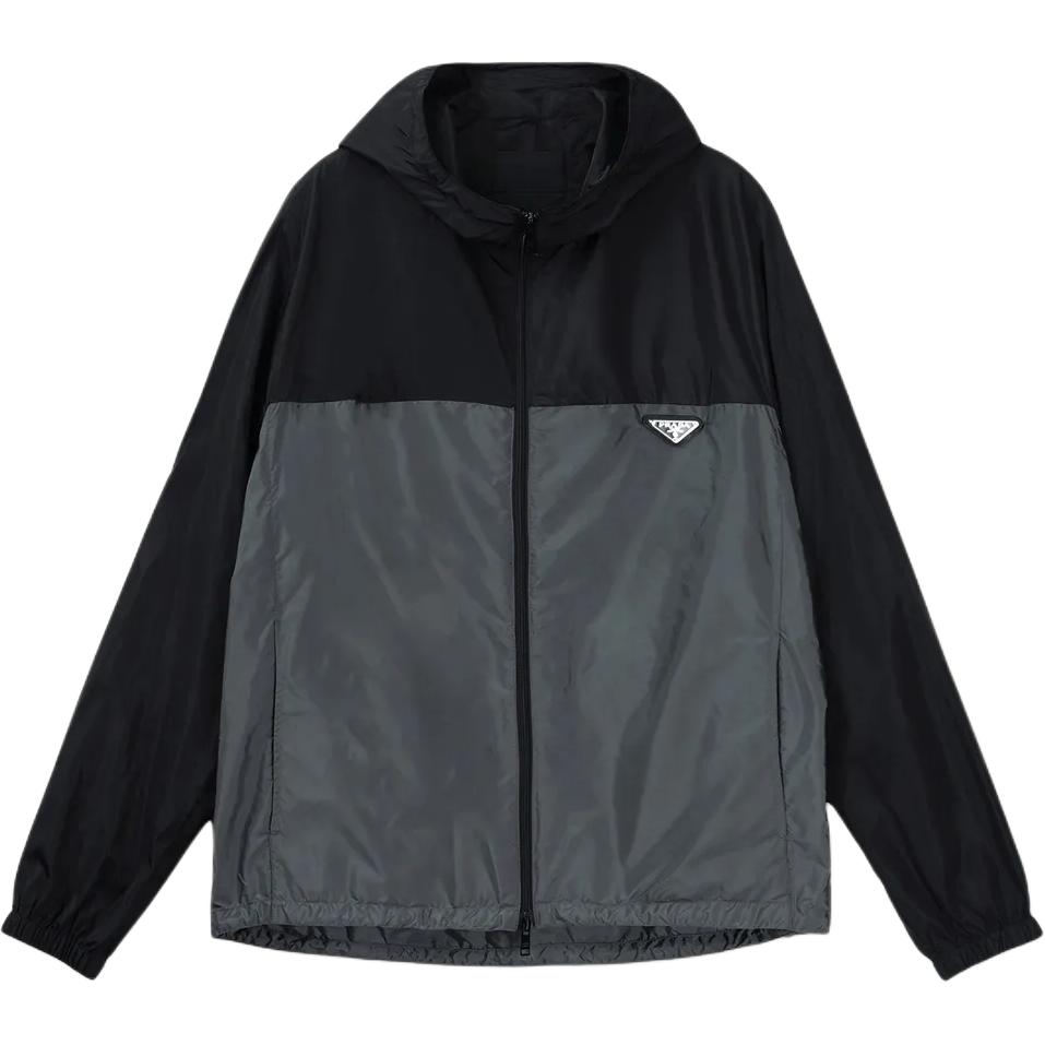 Куртка-бомбер с молнией и треугольным логотипом PRADA, черный/серый
Куртка-бомбер с молнией и треугольным логотипом PRADA, черный/серый