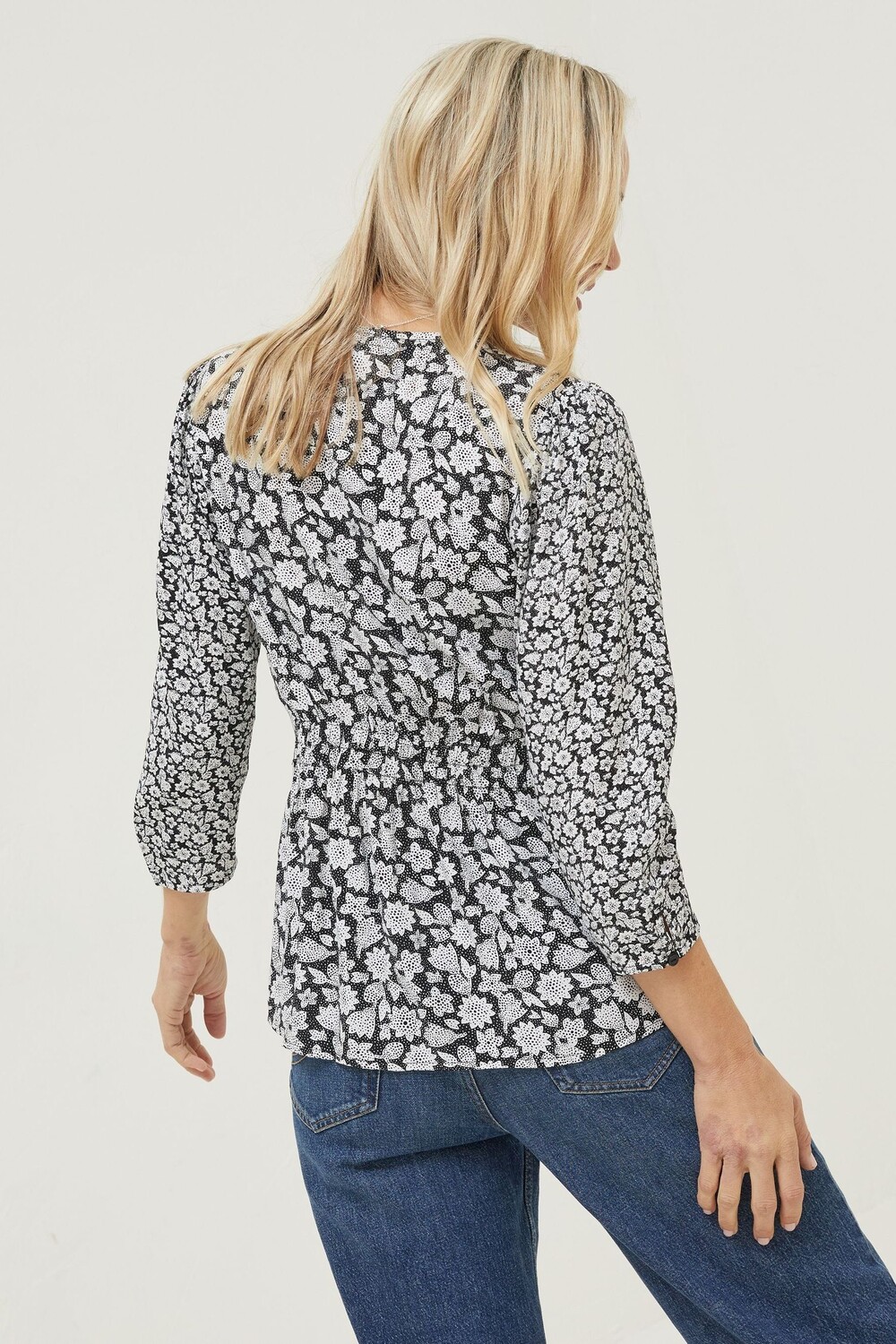 Блузка FatFace Frankie с весенним узором Fat Face, черный 
Блузка FatFace Frankie с весенним узором Fat Face, черный