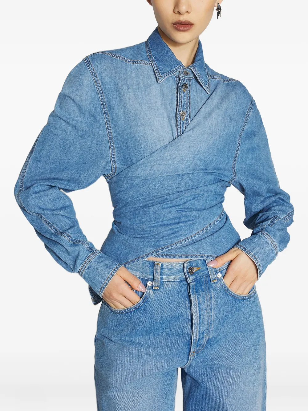 Джинсовая рубашка с эффектом запаха Mugler, синий
Джинсовая рубашка с эффектом запаха Mugler, синий