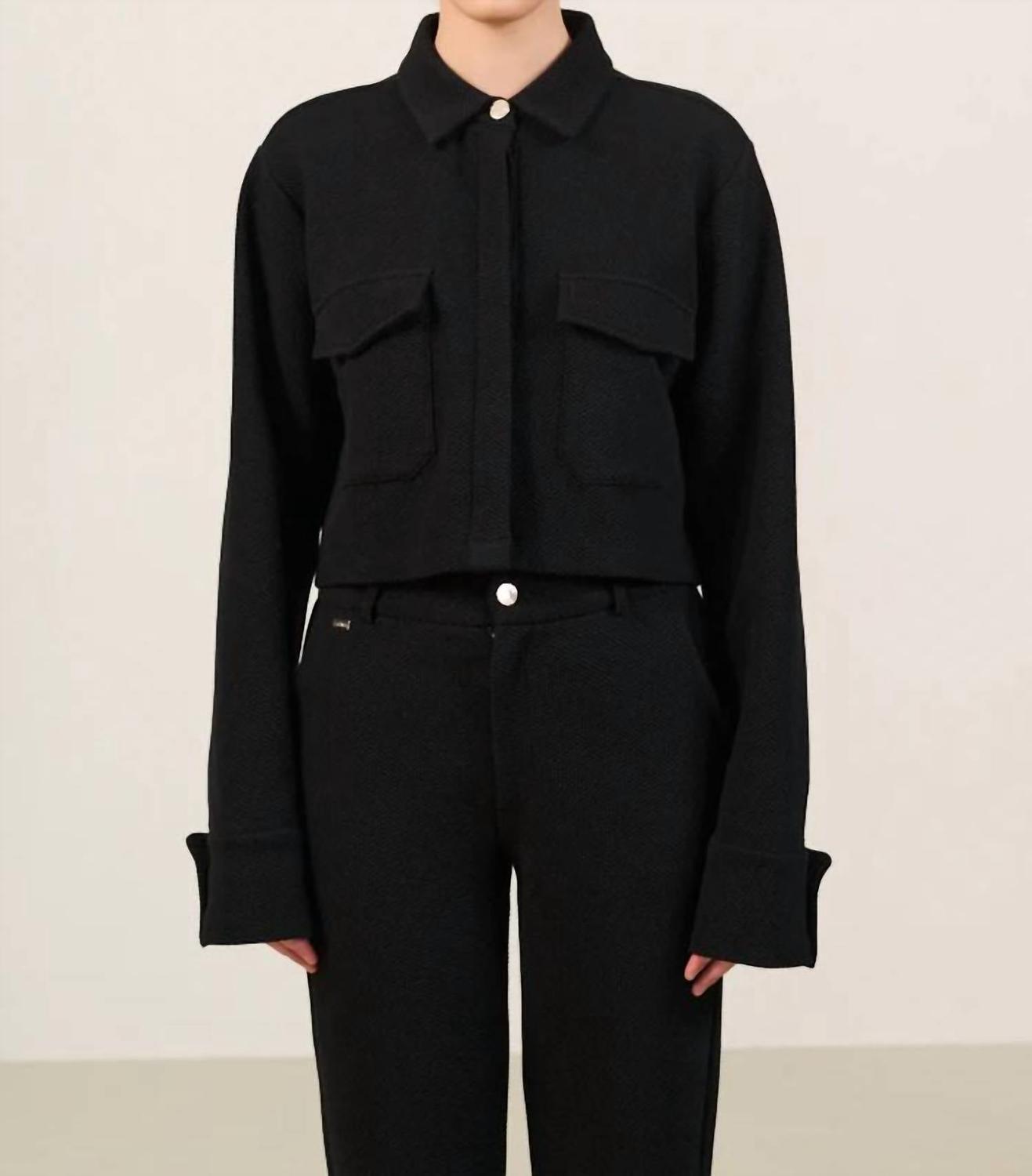 Лунная классическая короткая блузка черного цвета Lune Active
Лунная классическая короткая блузка черного цвета Lune Active