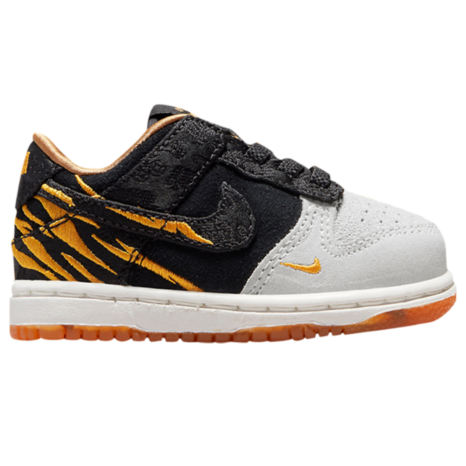 Кроссовки Nike Dunk Low TD 'God Of Wealth', Черный
Кроссовки Nike Dunk Low TD 'God Of Wealth', Черный