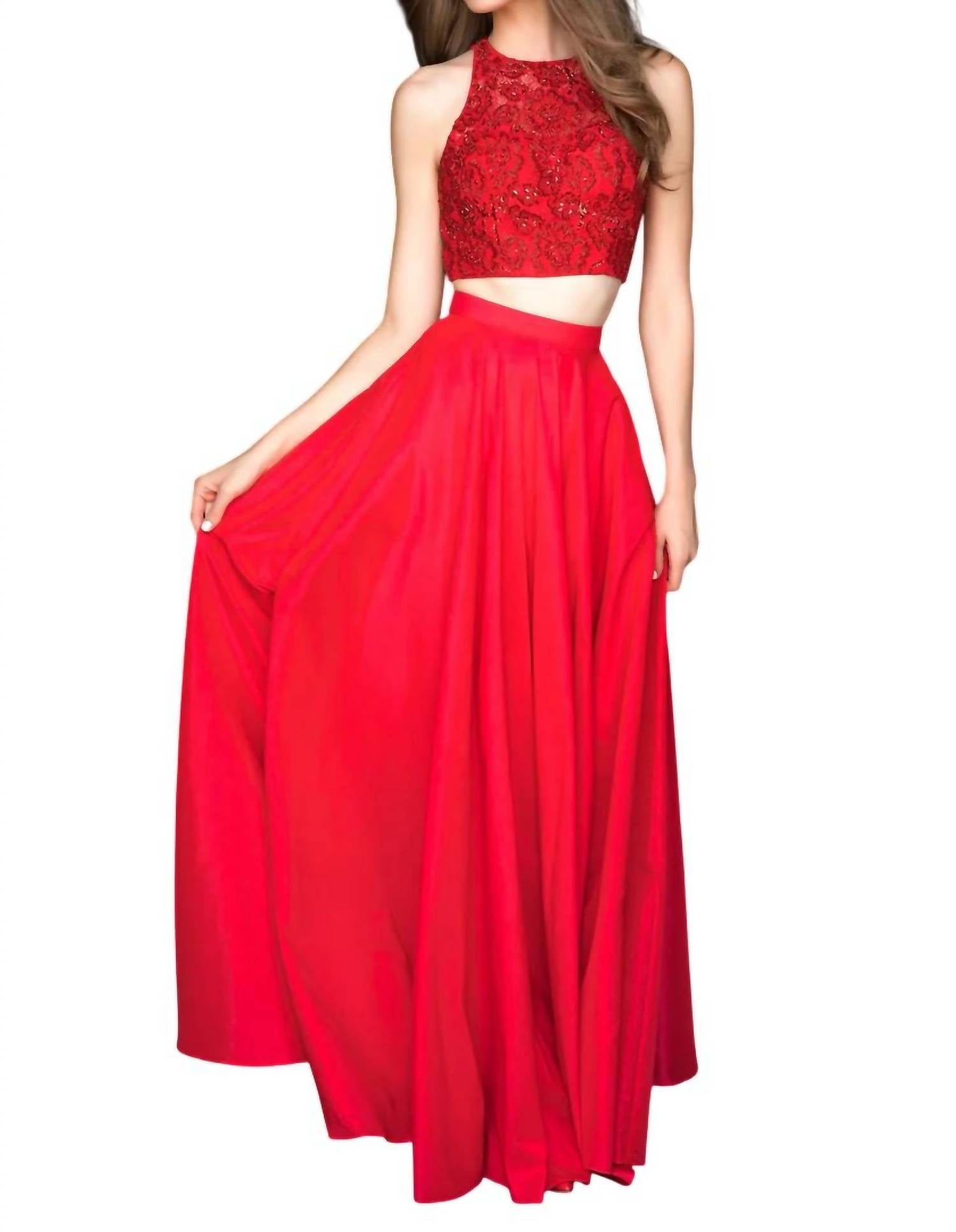 Платье выпускного вечера из двух частей с кружевной аппликацией красного цвета Sherri Hill
Платье выпускного вечера из двух частей с кружевной аппликацией красного цвета Sherri Hill