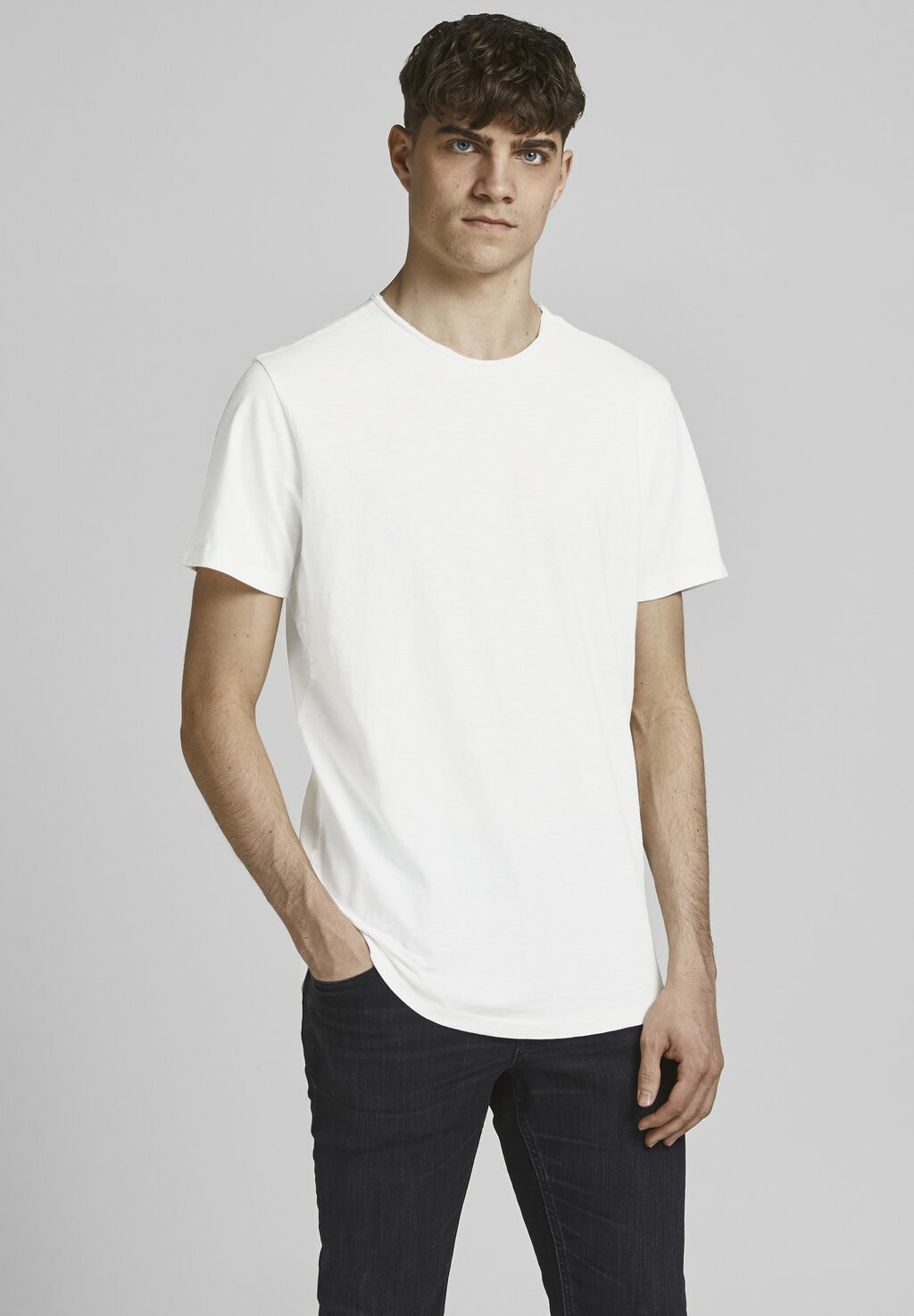 Базовая футболка JJEBASHER TEE O NECK Jack & Jones, Cloud Dancer
Базовая футболка JJEBASHER TEE O NECK Jack & Jones, Cloud Dancer