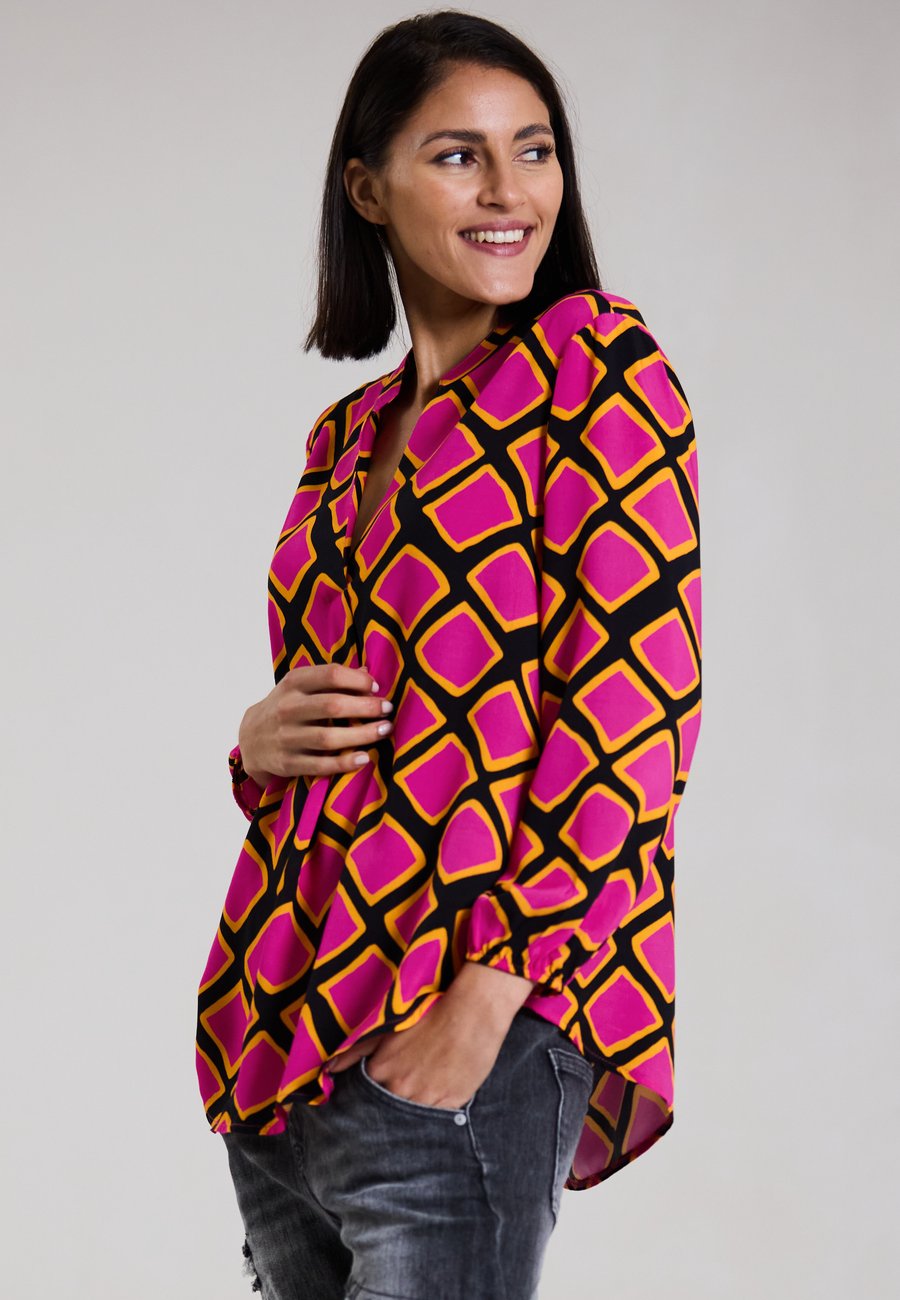 Блуза Andijamo Blouse, Black/Pink/Black
Блуза Andijamo Blouse, Black/Pink/Black