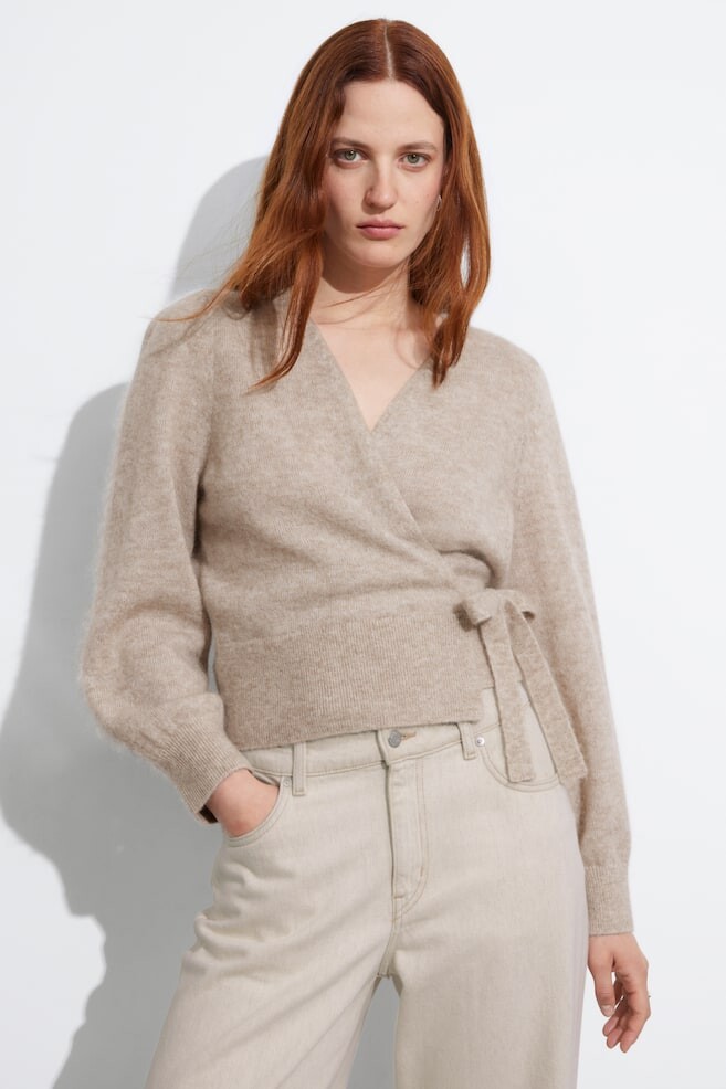 Кардиган из микса мохера в виде запаха & Other Stories, бежевый
Кардиган из микса мохера в виде запаха & Other Stories, бежевый