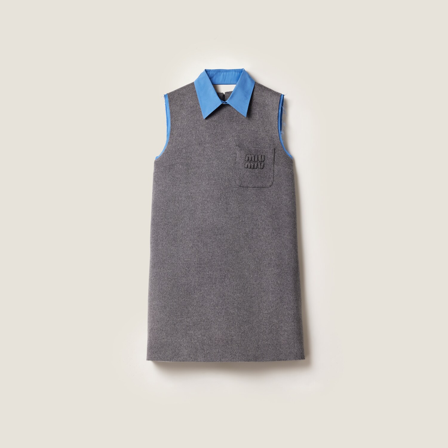 Велюровое мини-платье MIU MIU, серый
Велюровое мини-платье MIU MIU, серый