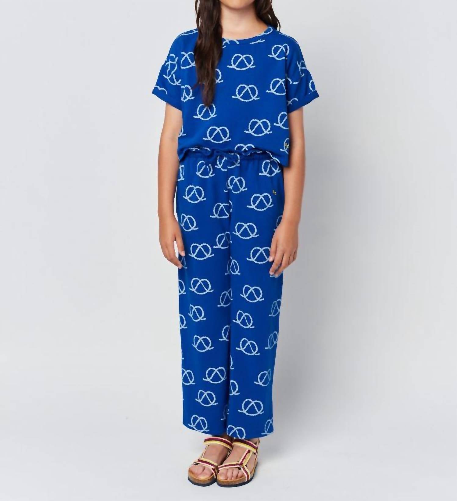 Укороченная толстовка Sail Rope Allover в синем цвете BOBO CHOSES
Укороченная толстовка Sail Rope Allover в синем цвете BOBO CHOSES