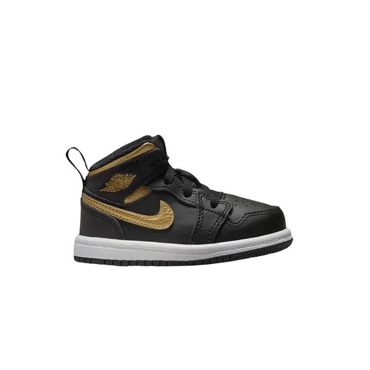 Кроссовки Air Jordan 1 Mid TD, цвет Black Metallic Gold
Кроссовки Air Jordan 1 Mid TD, цвет Black Metallic Gold