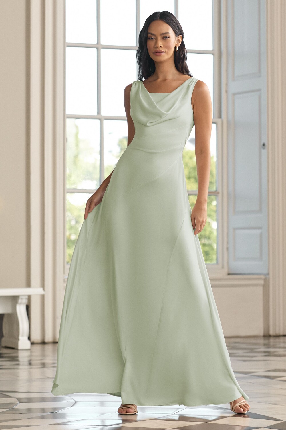 Атласное платье макси для подружки невесты с капюшоном и передом Lipsy, зеленый
Атласное платье макси для подружки невесты с капюшоном и передом Lipsy, зеленый