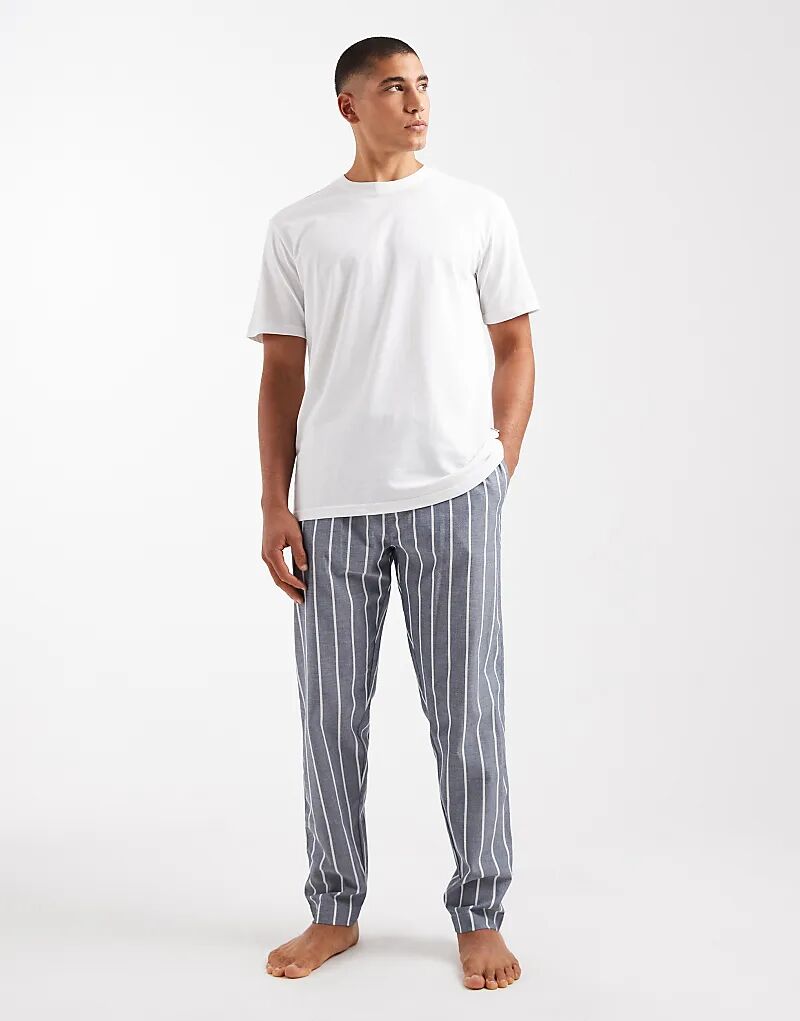 Подарочный пижамный комплект ONLY & SONS брюки и футболка в белую и серую полоску
Подарочный пижамный комплект ONLY & SONS брюки и футболка в белую и серую полоску