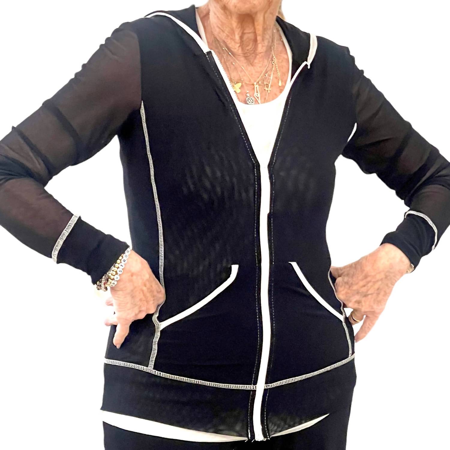 Толстовка с длинным рукавом черного цвета Petit Pois By Viviana G
Толстовка с длинным рукавом черного цвета Petit Pois By Viviana G