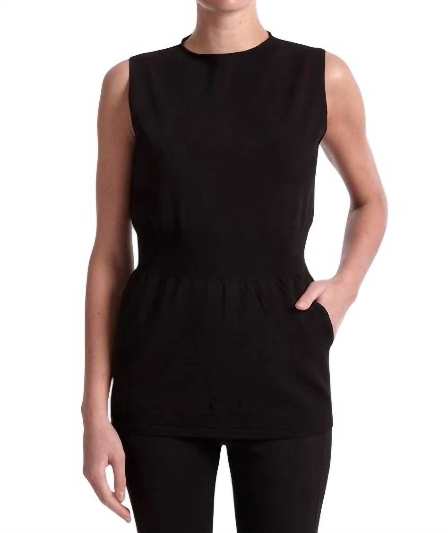 Юпитер Топ в черном цвете Capsule 121
Юпитер Топ в черном цвете Capsule 121