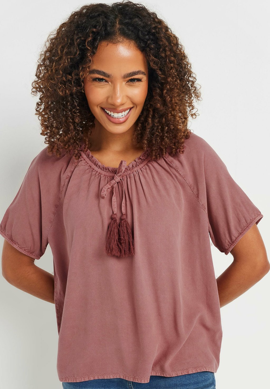 Блуза ACID WASH TIE NECK M&Co, фуксия
Блуза ACID WASH TIE NECK M&Co, фуксия