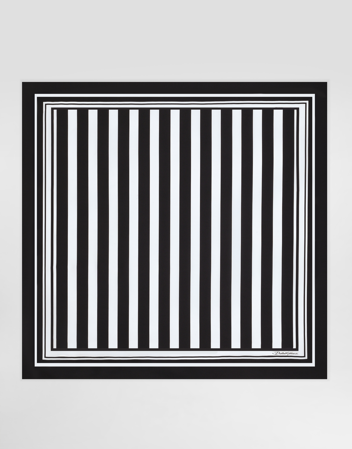 Шарф из шелкового твила с полосатым принтом (90 x 90) Dolce & Gabbana, мультиколор
Шарф из шелкового твила с полосатым принтом (90 x 90) Dolce & Gabbana, мультиколор