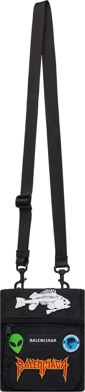 Сумка Balenciaga Explorer Pouch With Strap With Animation Patches Black, черный
Сумка Balenciaga Explorer Pouch With Strap With Animation Patches Black, черный