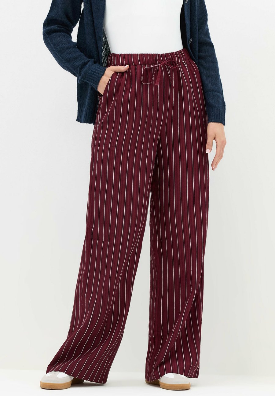 Брюки Long Tall Sally STRIPED, Burgundy/Dark Red
Брюки Long Tall Sally STRIPED, Burgundy/Dark Red