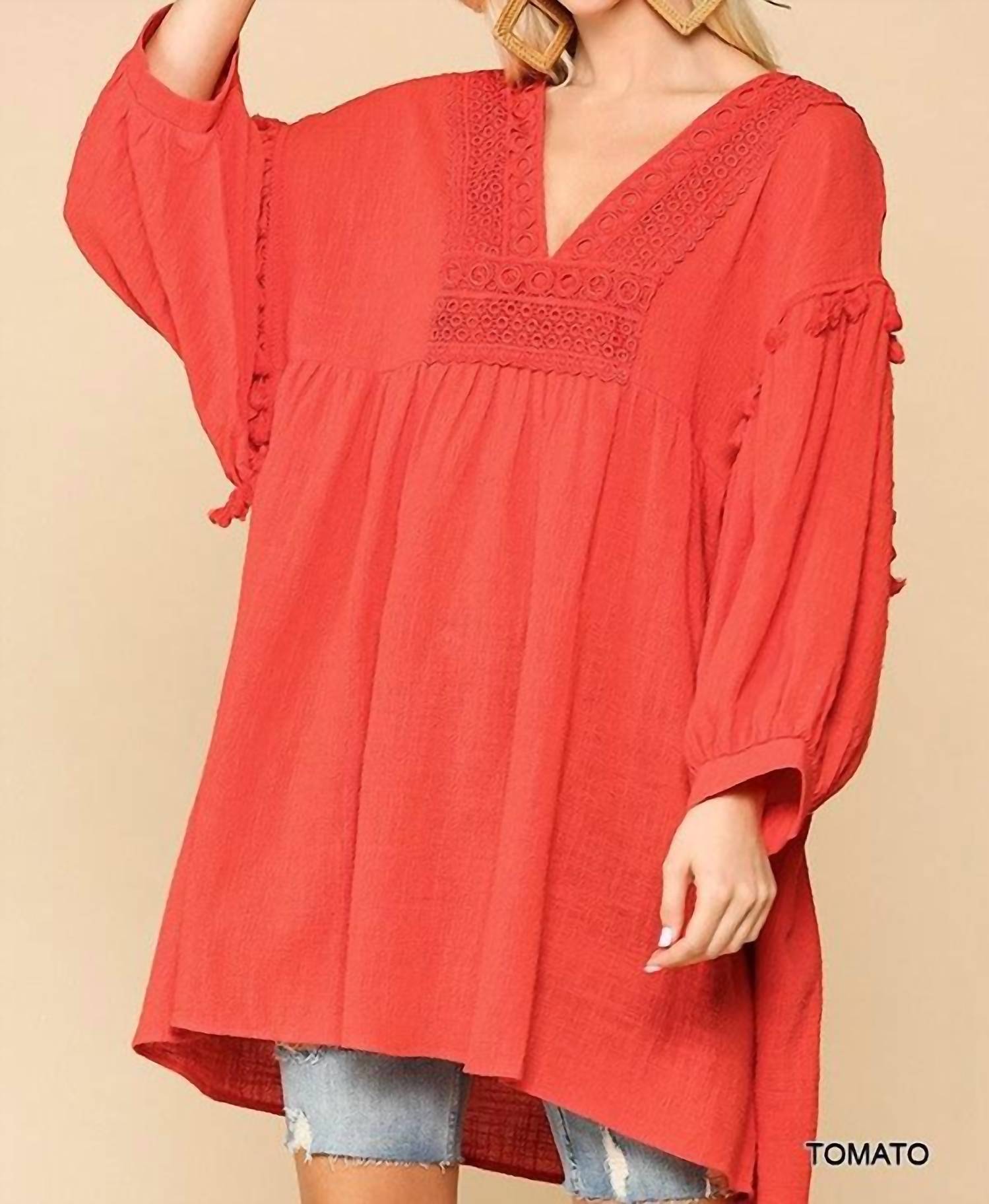 Топ-свитер с V-образным вырезом, связанный крючком, с высоким подолом, в томатном цвете Gigio, Tomato
Топ-свитер с V-образным вырезом, связанный крючком, с высоким подолом, в томатном цвете Gigio, Tomato