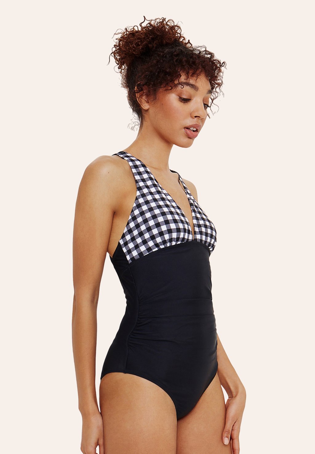 Купальник V NECK BAUCHWEG KAROMUSTER VINTAGE EINTEILIGE Cupshe, черный
Купальник V NECK BAUCHWEG KAROMUSTER VINTAGE EINTEILIGE Cupshe, черный