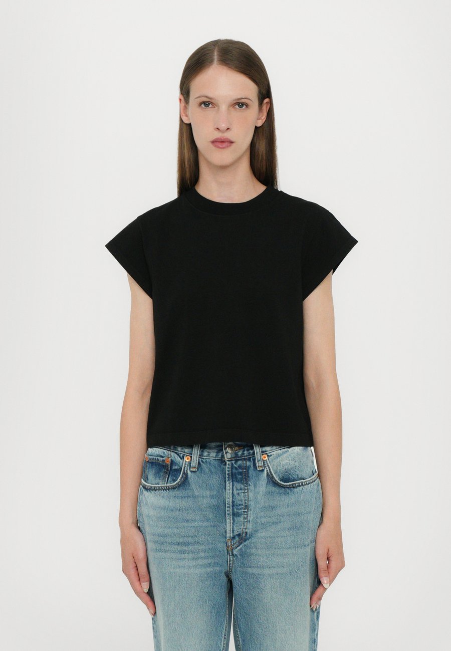Футболка Agolde BRYCE CAP SLEEVE TEE, Black, Черный, Футболка Agolde BRYCE CAP SLEEVE TEE, Black
Футболка Agolde BRYCE CAP SLEEVE TEE, Black, Черный, Футболка Agolde BRYCE CAP SLEEVE TEE, Black
