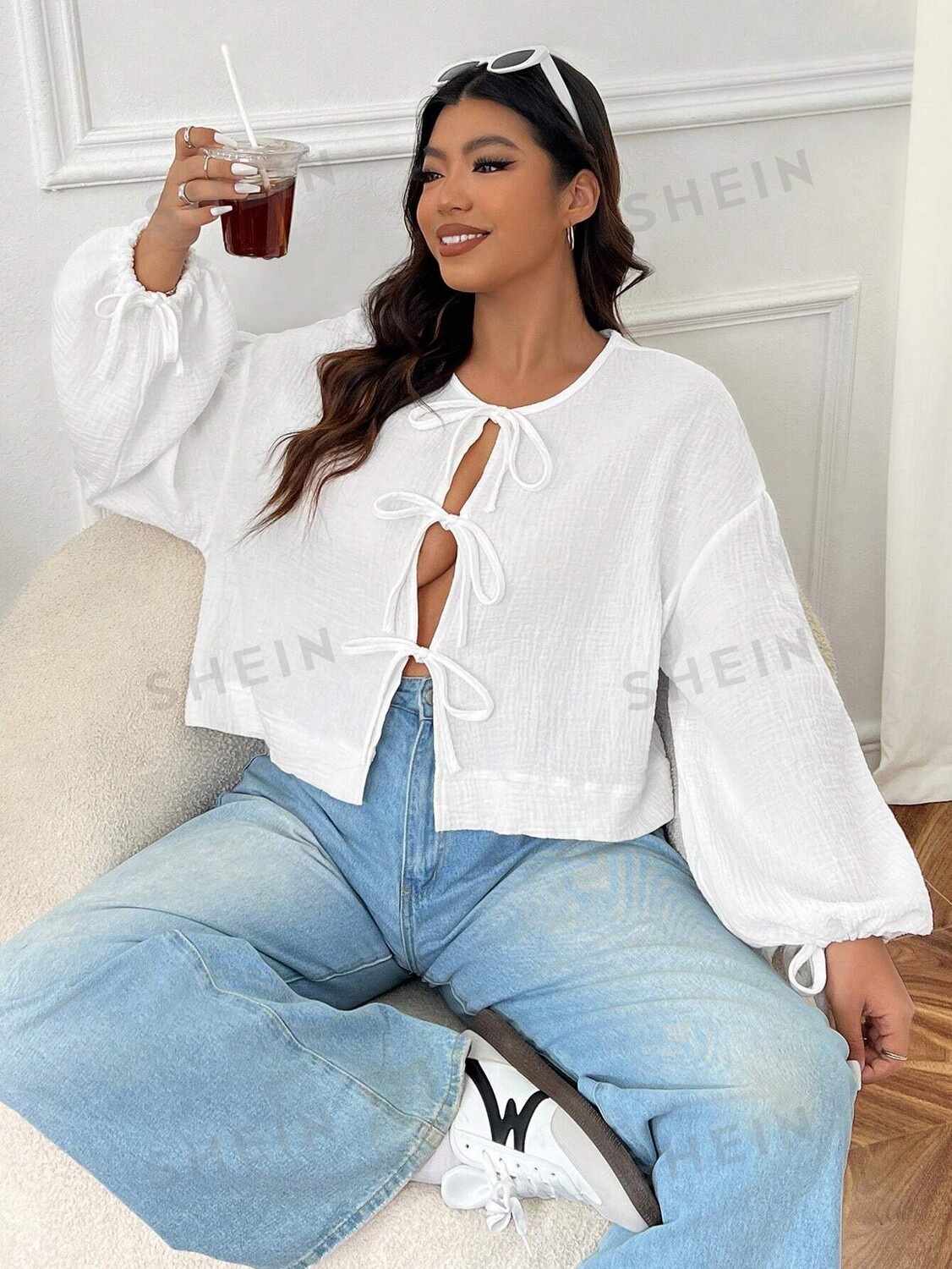 Рубашка EZwear, украшенная бантом, из узорчатой ткани, для ношения ранней осенью, специальный размер Shein, белый
Рубашка EZwear, украшенная бантом, из узорчатой ткани, для ношения ранней осенью, специальный размер Shein, белый