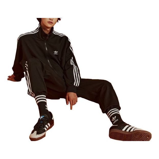 Куртка adidas originals Tracksuit IR9306, черный
Куртка adidas originals Tracksuit IR9306, черный
