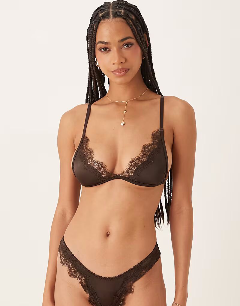 Атласный бюстгальтер-бралетт Kat The Label Sorrento в цвете эспрессо 
Атласный бюстгальтер-бралетт Kat The Label Sorrento в цвете эспрессо