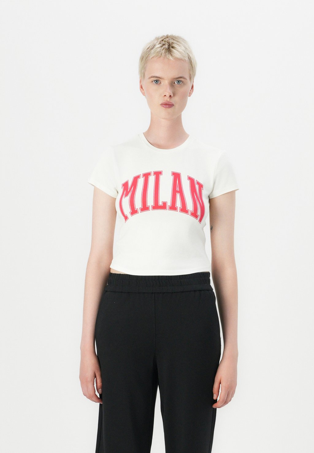 Футболка с принтом ONLWINSLET BABY TEE ONLY, кремовый
Футболка с принтом ONLWINSLET BABY TEE ONLY, кремовый