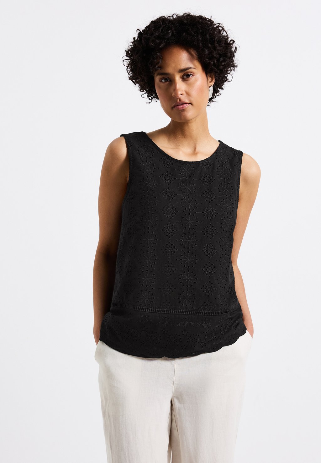 Топ MIT ZIERSTICKEREI Street One, черный
Топ MIT ZIERSTICKEREI Street One, черный