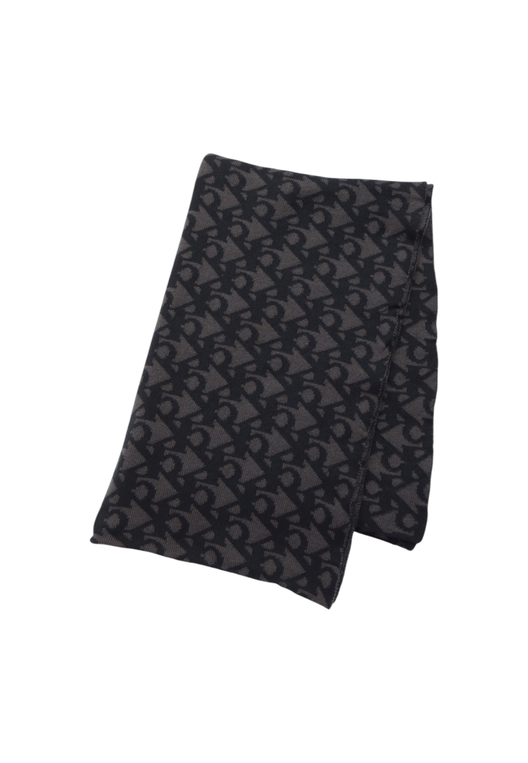 Шарфы Calvin Klein Jeans
Шарфы Calvin Klein Jeans