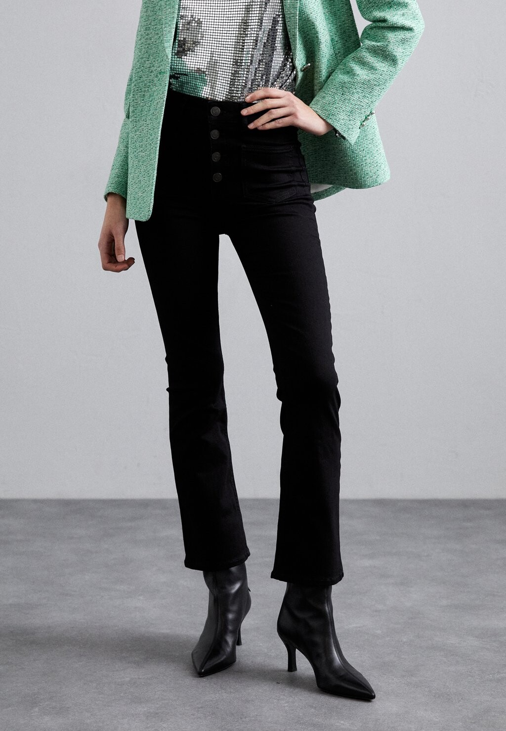 Джинсы-сигареты maje, нуар
Джинсы-сигареты maje, нуар