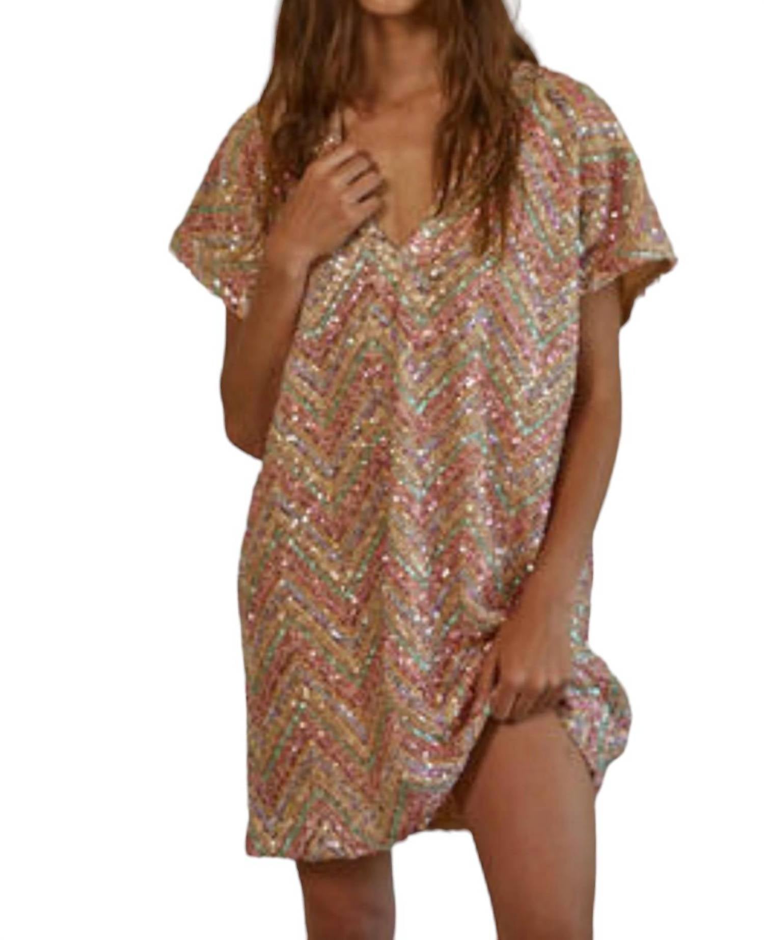 Блестящее мини-платье с V-образным вырезом в золотом цвете By Together
Блестящее мини-платье с V-образным вырезом в золотом цвете By Together