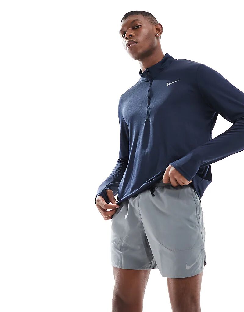 Шорты Nike Running Stride Dri-FIT 5 дюймов серого цвета
Шорты Nike Running Stride Dri-FIT 5 дюймов серого цвета