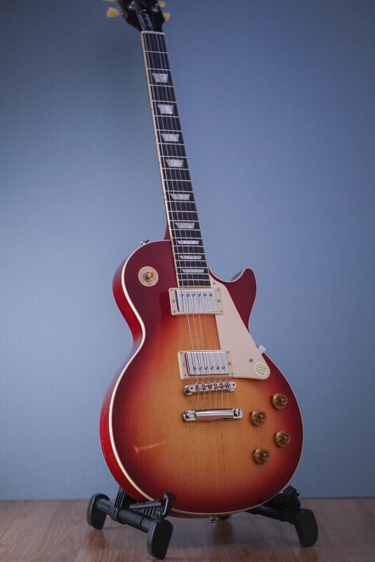 Gibson Les Paul Standard 50 Figured Top Heritage Cherry Sunburst Les Paul Standard 50s Figured Top Heritage Cherry Sunburst
Gibson Les Paul Standard 50 Figured Top Heritage Cherry Sunburst Les Paul Standard 50s Figured Top Heritage Cherry Sunburst