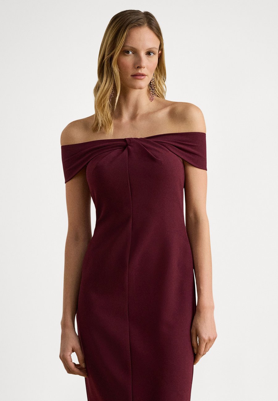 Платье Lauren Ralph Lauren TWIST-FRONT CREPE COCKTAIL DRESS, Dark Garnet/Bordeaux
Платье Lauren Ralph Lauren TWIST-FRONT CREPE COCKTAIL DRESS, Dark Garnet/Bordeaux