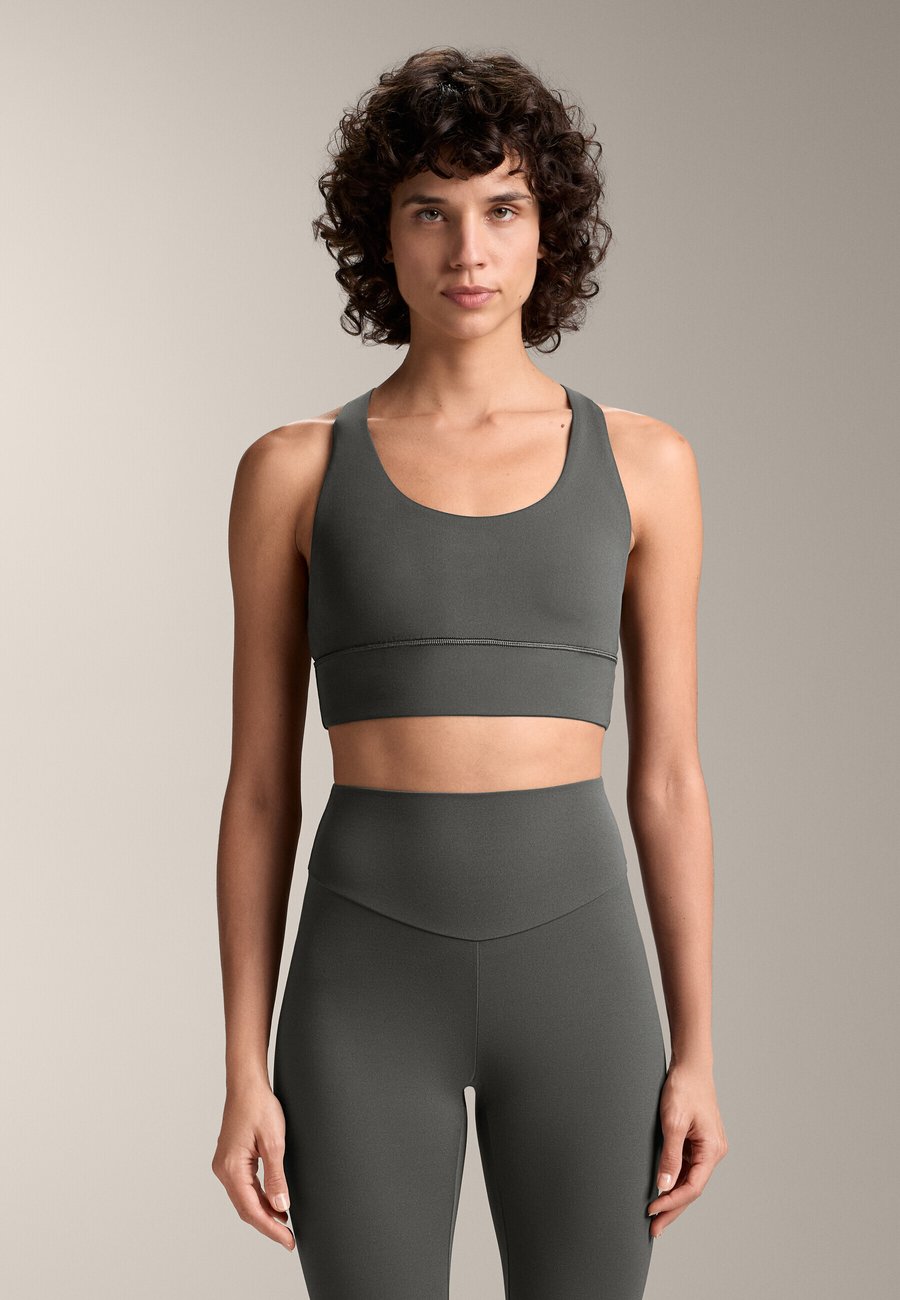 Бюстгальтер OYSHO COMFORTLUX MEDIUM SUPPORT WITH CUPS, Light Grey
Бюстгальтер OYSHO COMFORTLUX MEDIUM SUPPORT WITH CUPS, Light Grey