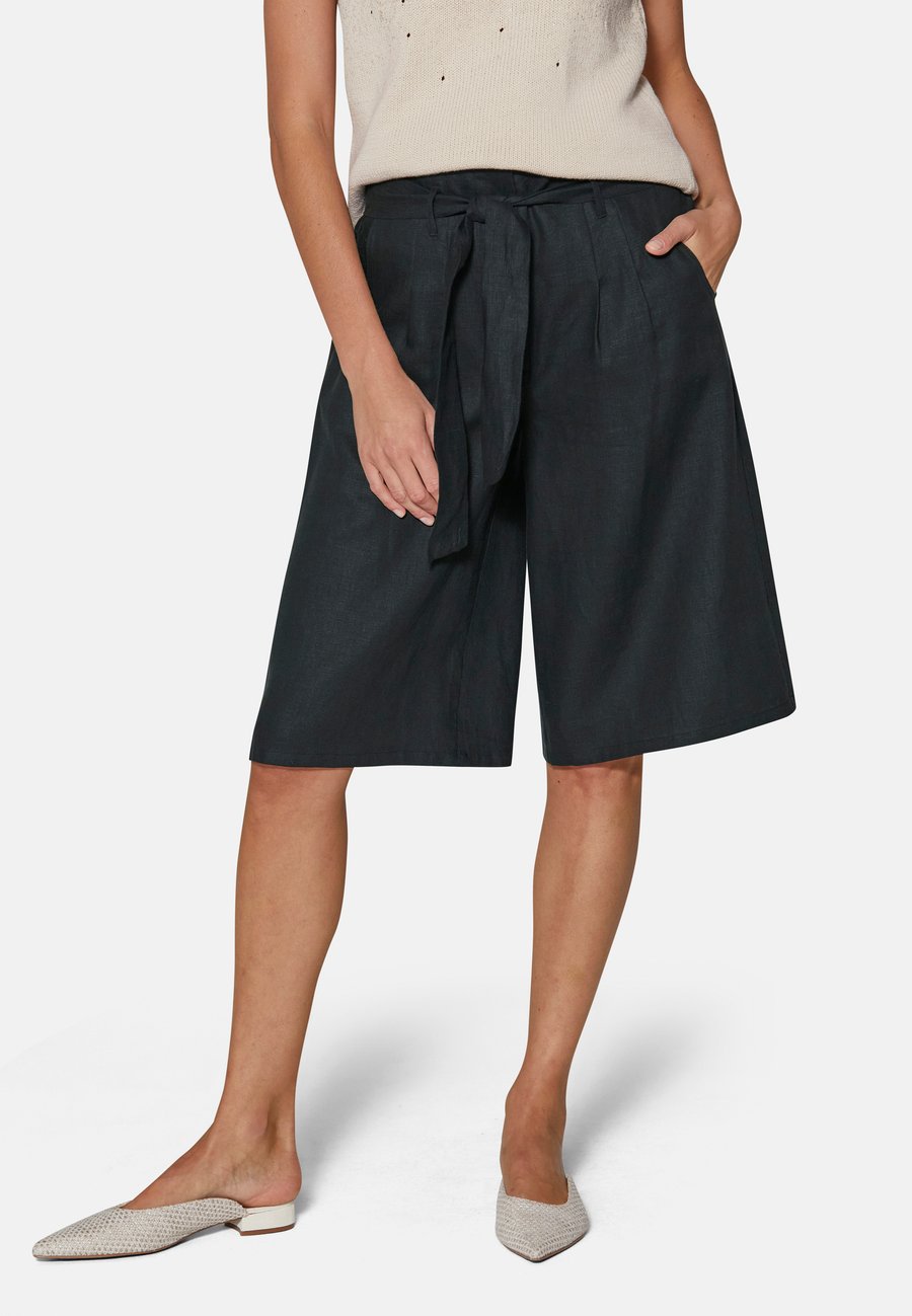 Шорты MADELEINE Shorts, Black
Шорты MADELEINE Shorts, Black