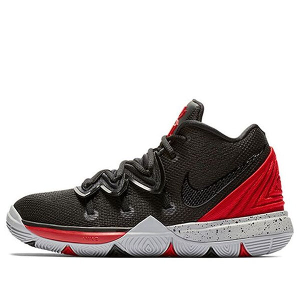 Кроссовки (PS) Nike Kyrie 5 'Bred', черный
Кроссовки (PS) Nike Kyrie 5 'Bred', черный