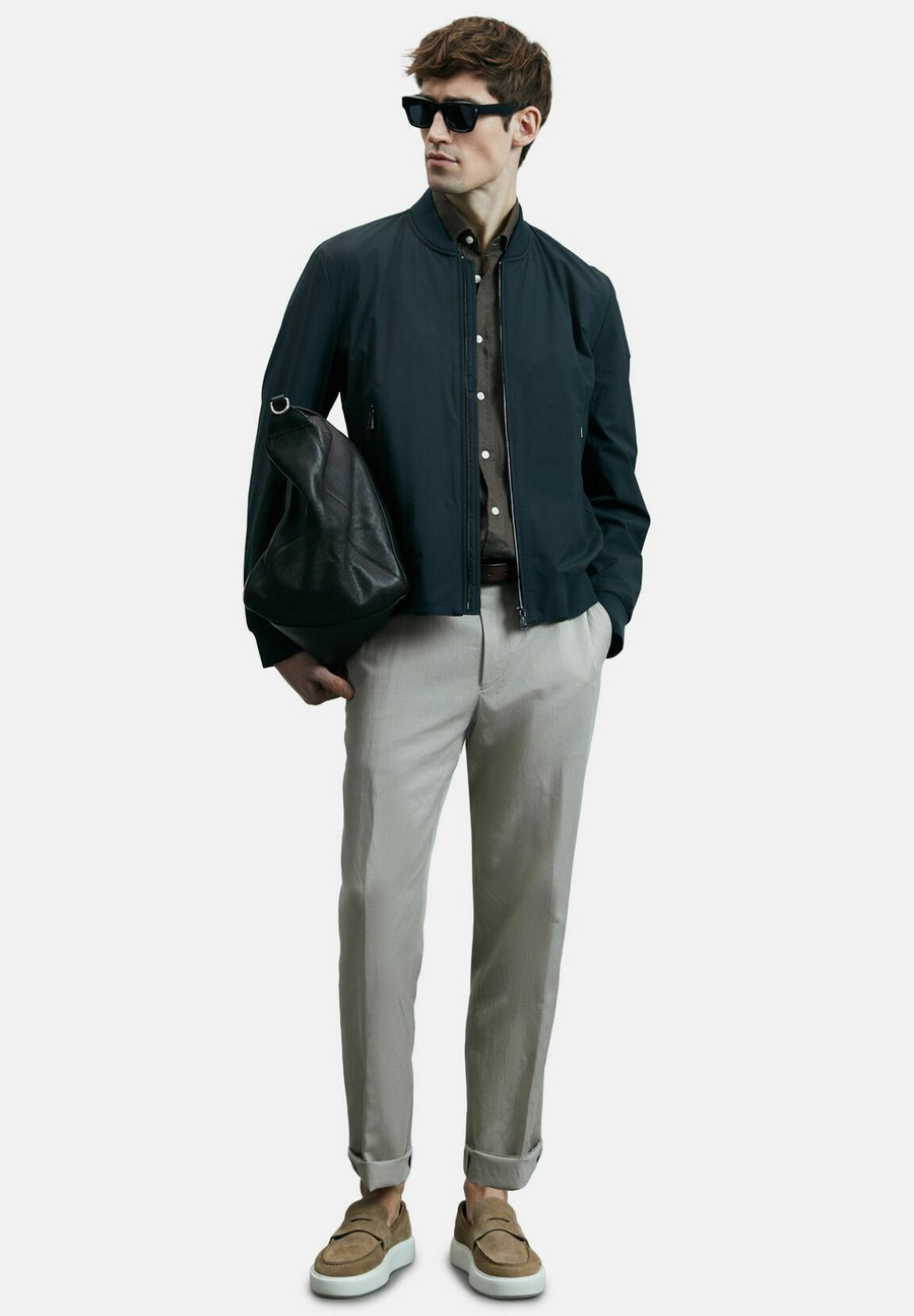 Куртка Lufian ROGER, Schwarz/Black
Куртка Lufian ROGER, Schwarz/Black