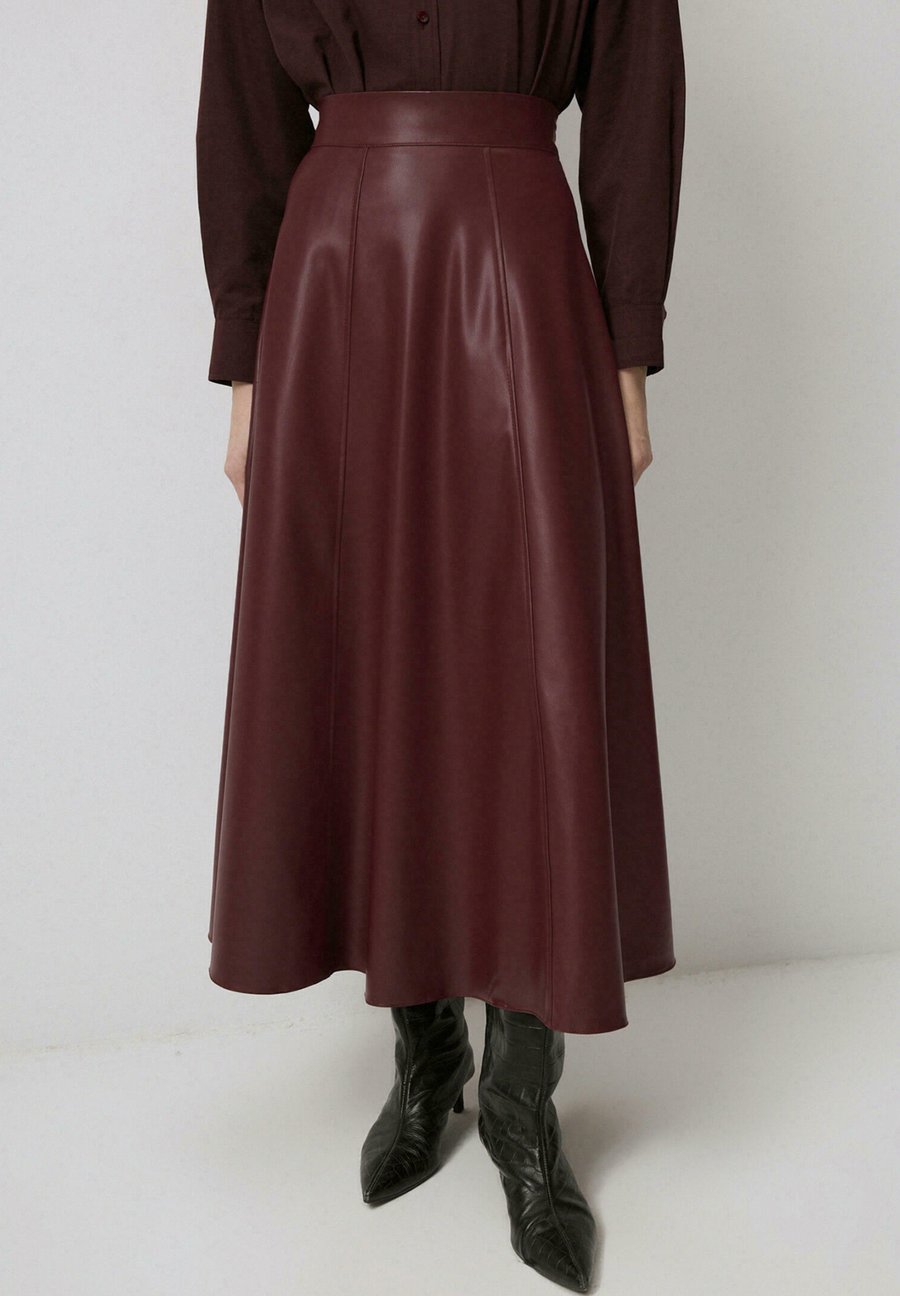 Юбка Touché Privé A-line skirt, Burgundy/Bordeaux
Юбка Touché Privé A-line skirt, Burgundy/Bordeaux