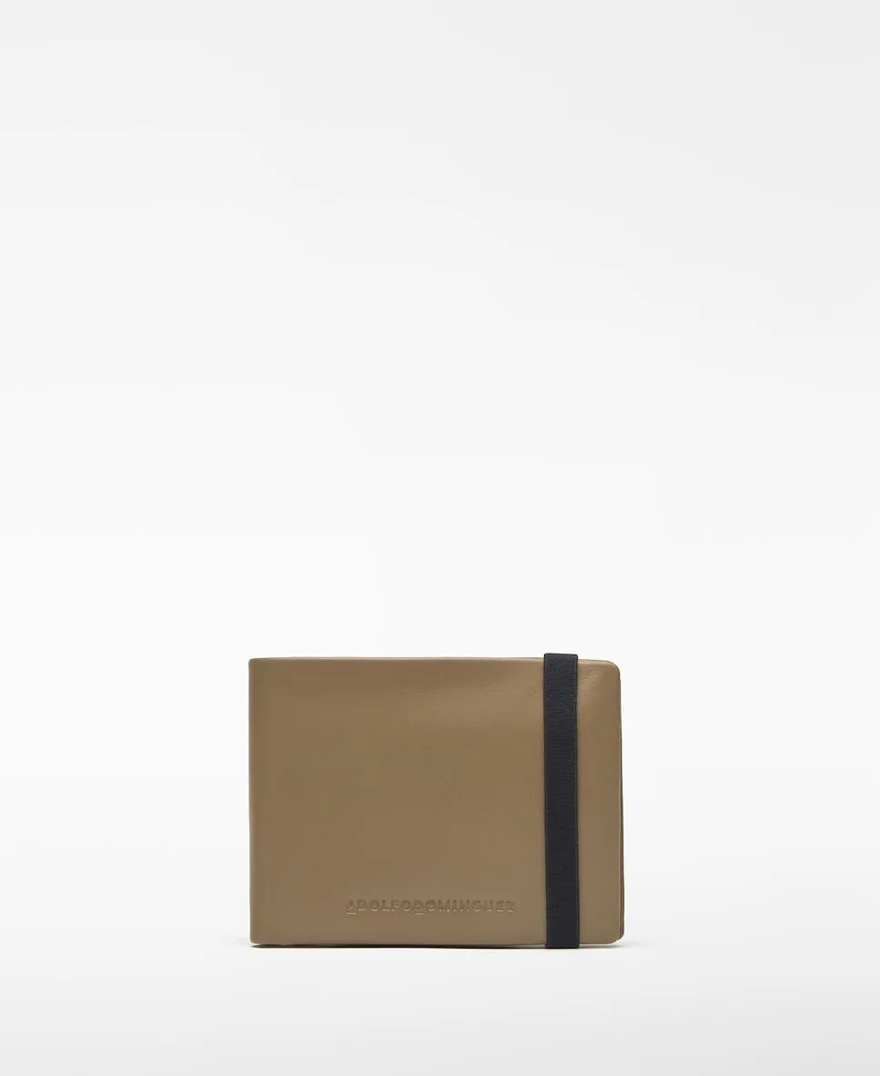 Мужская кожаная сумка с эластичной застёжкой Adolfo Dominguez, темно-синий/зеленый
Мужская кожаная сумка с эластичной застёжкой Adolfo Dominguez, темно-синий/зеленый