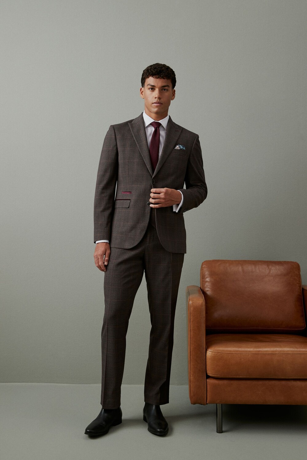 Прилегающий клетчатый костюм с декоративной отделкой: брюки Next, коричневый 
Прилегающий клетчатый костюм с декоративной отделкой: брюки Next, коричневый