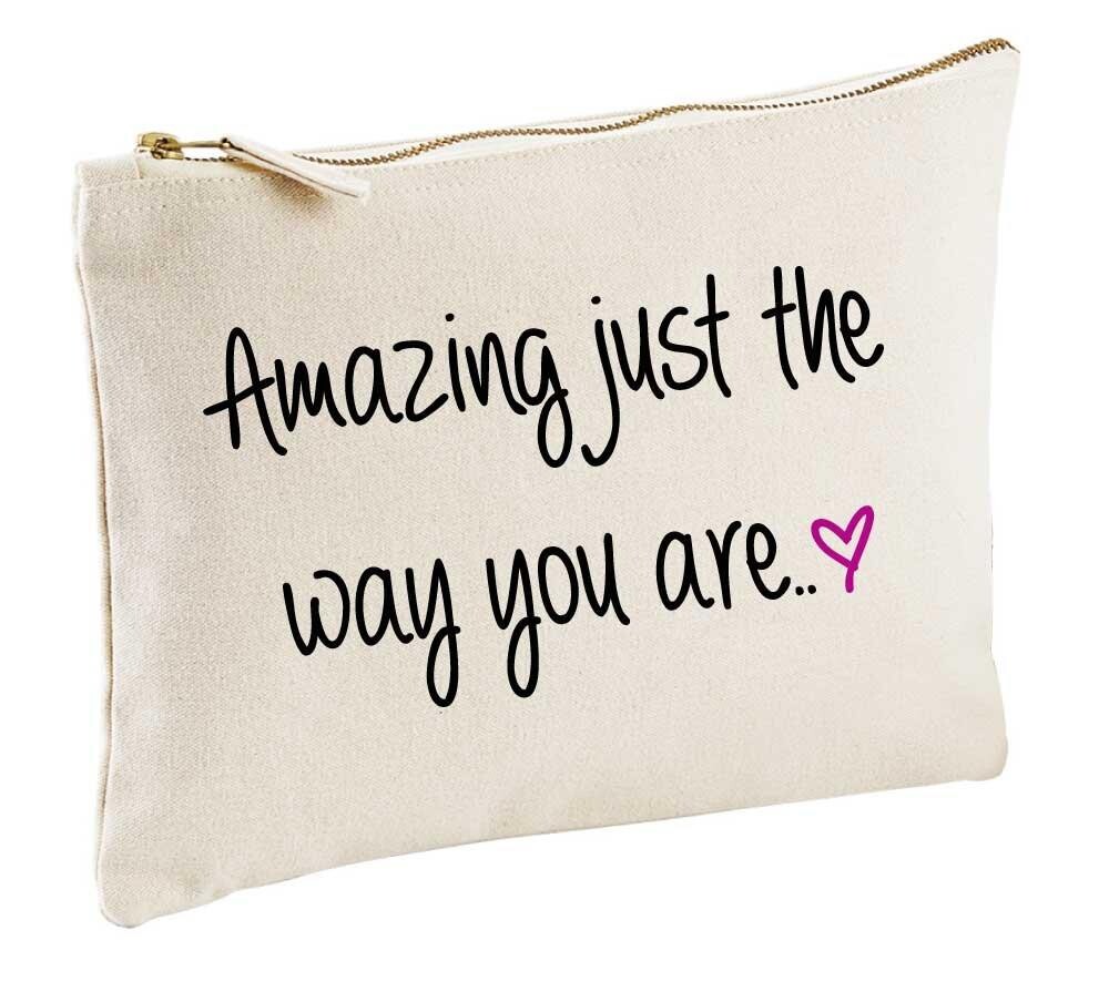 Удивительная косметичка Just The Way You Are Natural 60 SECOND MAKEOVER, бежевый
Удивительная косметичка Just The Way You Are Natural 60 SECOND MAKEOVER, бежевый