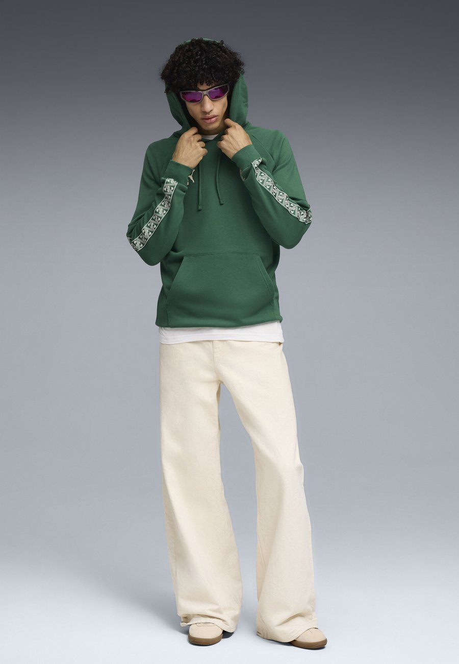 Худи Puma ACM KING, Vine-Alpine Snow/Green
Худи Puma ACM KING, Vine-Alpine Snow/Green