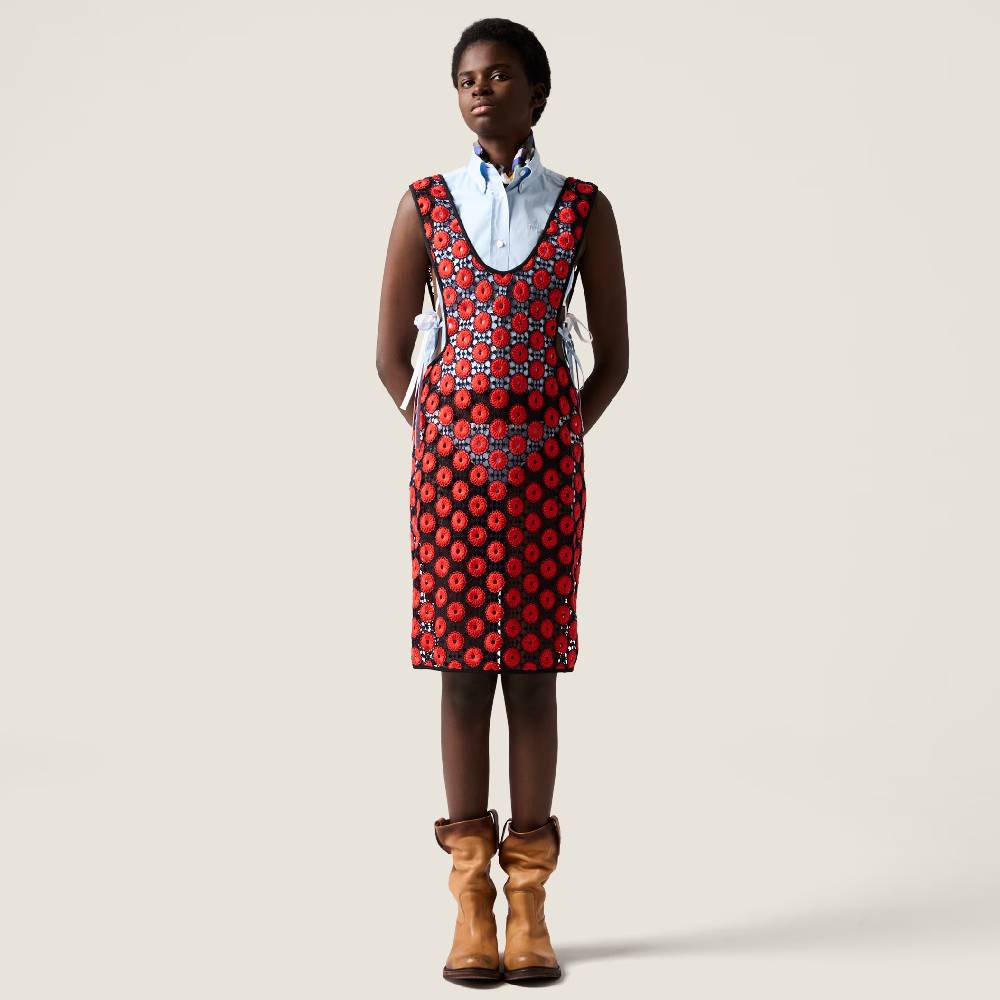 Передник в стиле макраме Miu Miu SS2026
Передник в стиле макраме Miu Miu SS2026