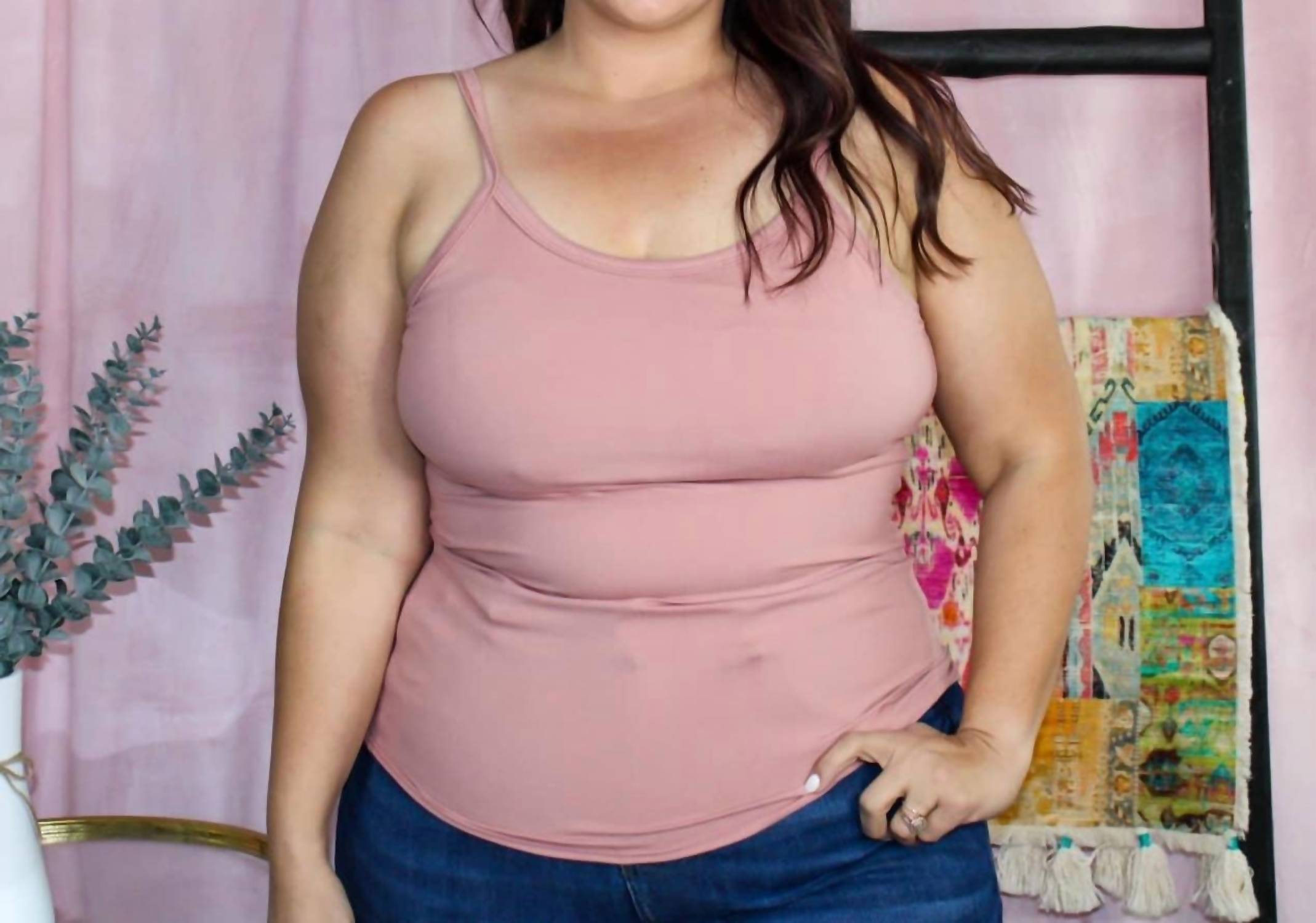 Розовая майка Brami с бретельками-спагетти Phierce Fashions 
Розовая майка Brami с бретельками-спагетти Phierce Fashions