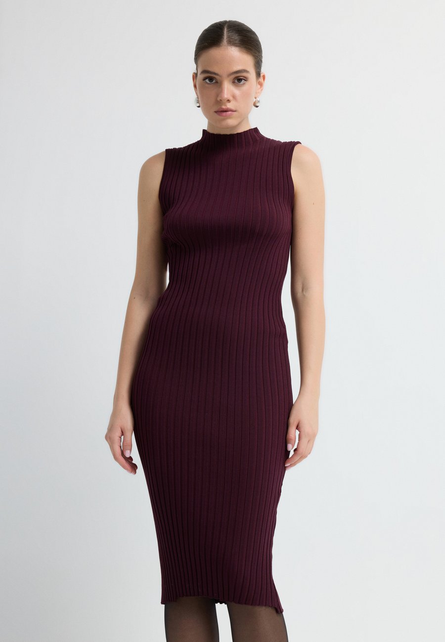 Платье adL Jumper dress, Claret Red/Red
Платье adL Jumper dress, Claret Red/Red