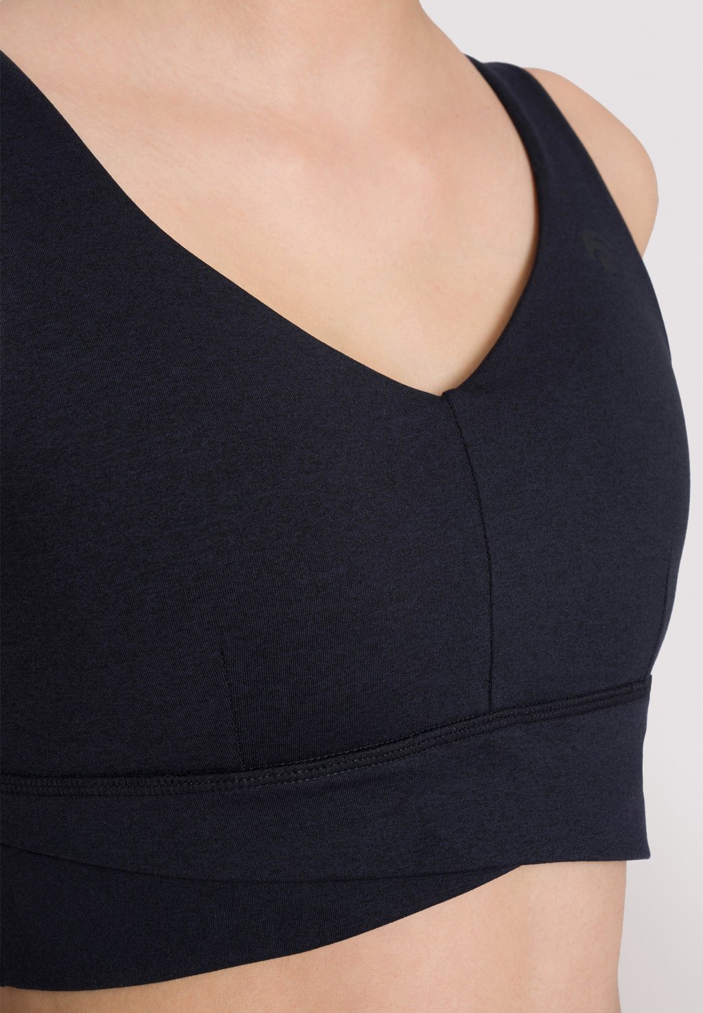 Спортивный бюстгальтер средней поддержки DAHLIA OCEANSAPART, черный
Спортивный бюстгальтер средней поддержки DAHLIA OCEANSAPART, черный